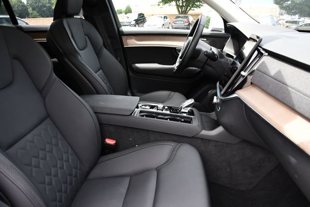 Used 2025 Volvo XC90 B6 Plus AWD/4WD image 27