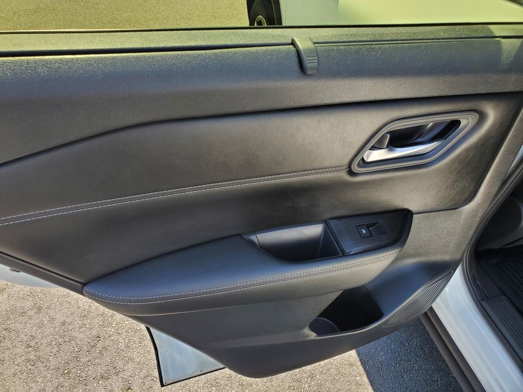 Certified 2024 Nissan Rogue SV w/ SV Premium Package image 16
