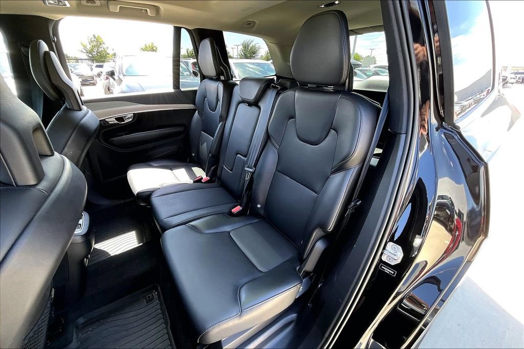 Used 2021 Volvo XC90 T5 Momentum w/ Climate Package FWD image 24