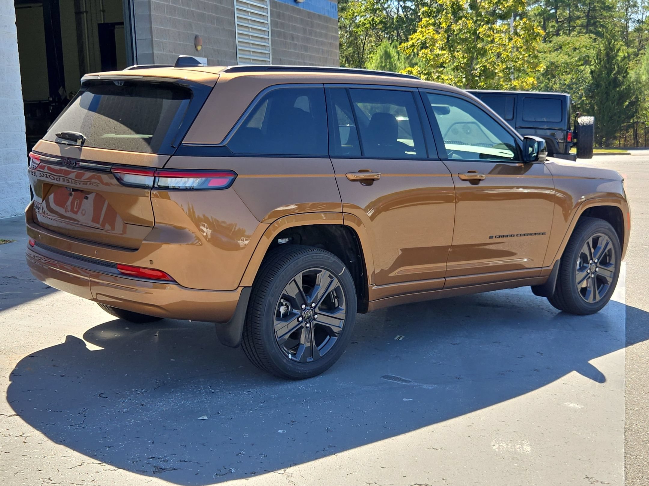 New 2027 Jeep Grand Cherokee Limited AWD/4WD image 7