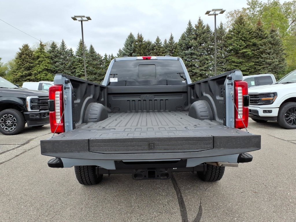 New 2026 Ford F350 Lariat w/ Black Appearance Package AWD/4WD image 8