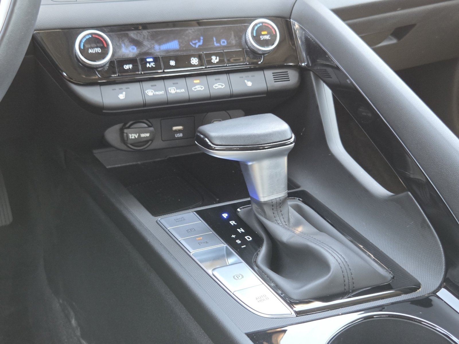 Used 2024 Hyundai Elantra Limited FWD image 34