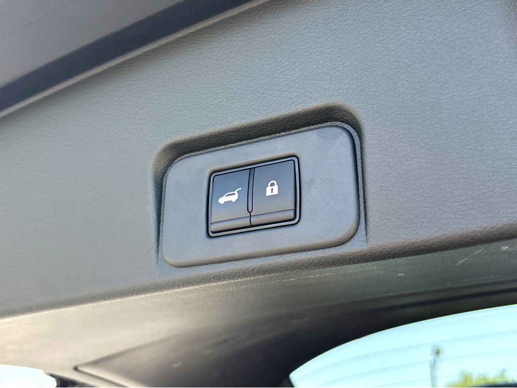 Used 2024 Nissan Rogue SV w/ SV Premium Package image 30