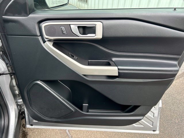Used 2021 Ford Explorer XLT AWD/4WD image 50