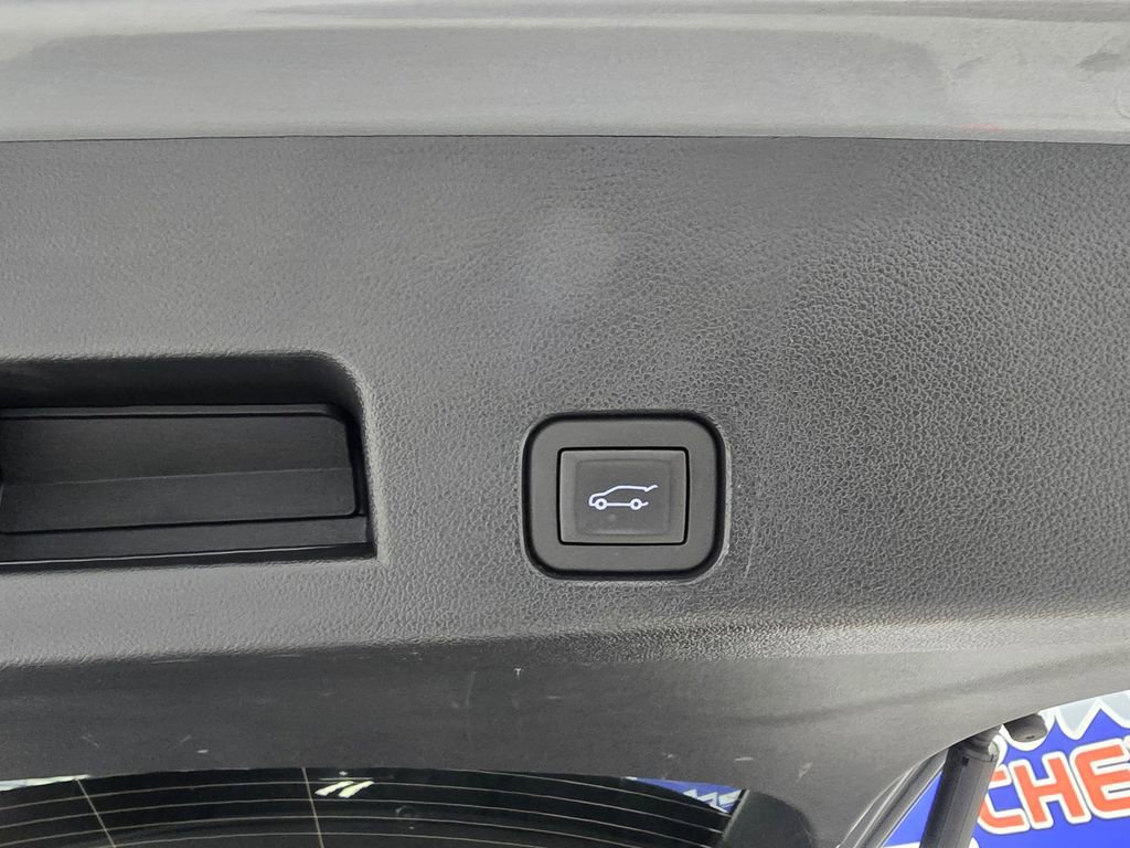 Used 2025 GMC Acadia Elevation image 23