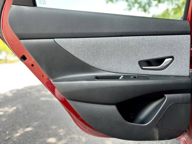 Used 2024 Hyundai Elantra Limited image 18
