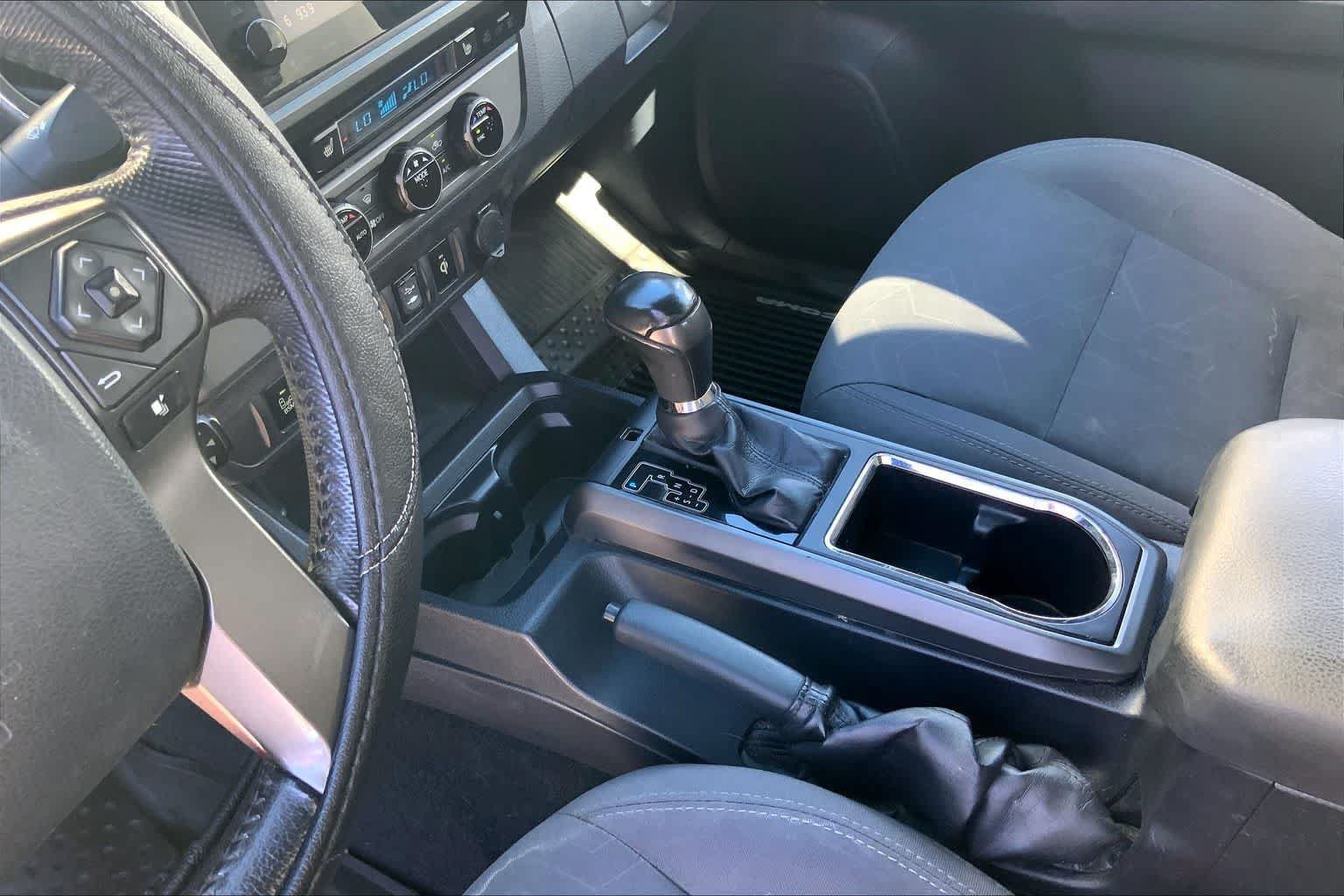 Used 2017 Toyota Tacoma TRD Sport RWD image 16