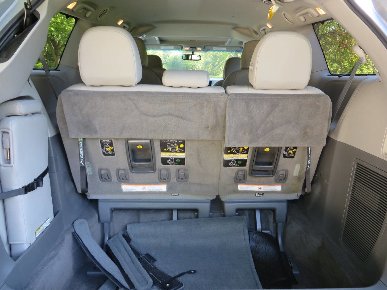Used 2017 Toyota Sienna image 13
