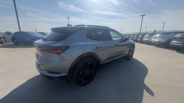 Used 2024 Chevrolet Equinox EV RS image 8