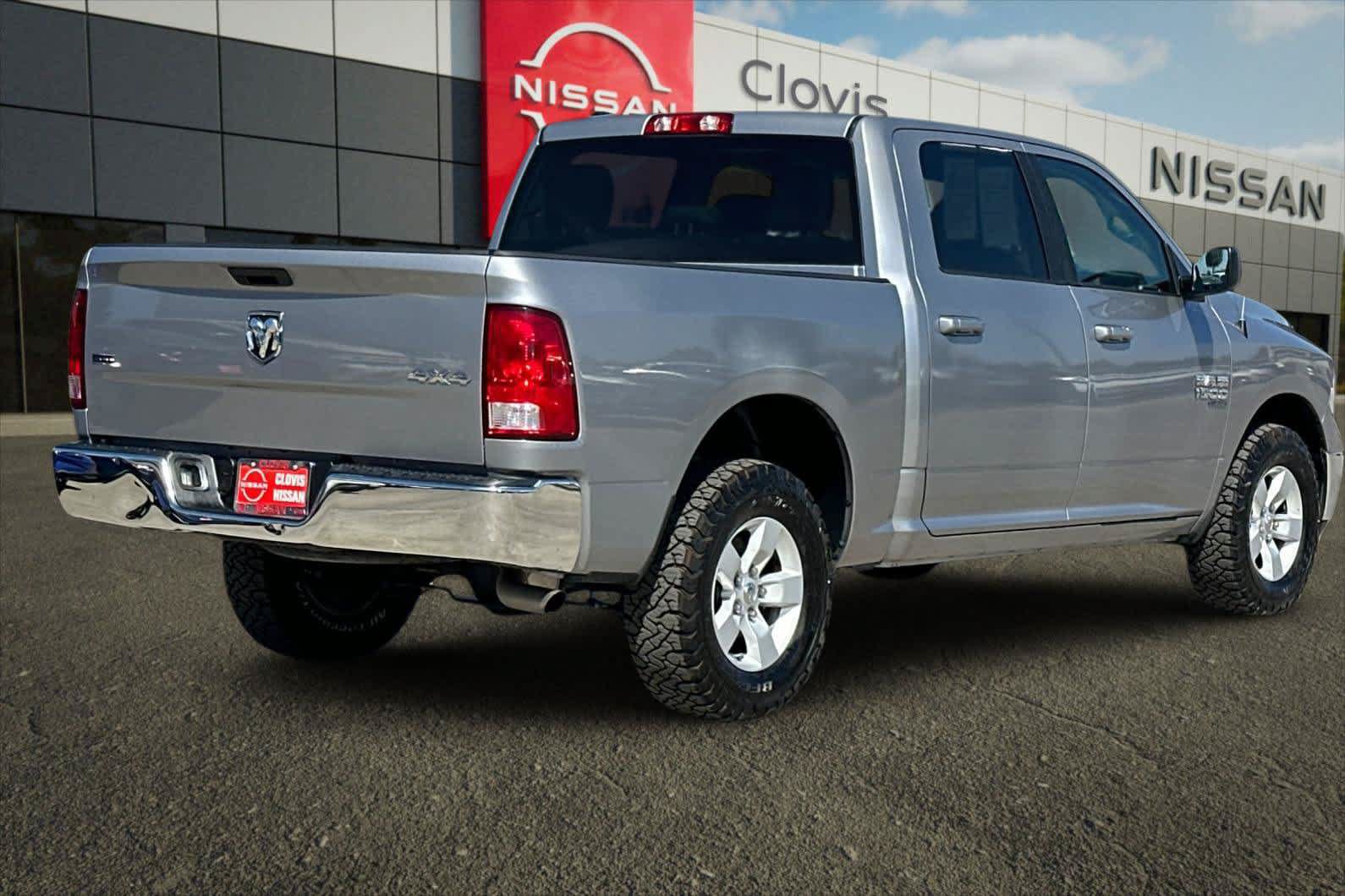 Used 2021 RAM 1500 Classic SLT AWD/4WD image 3