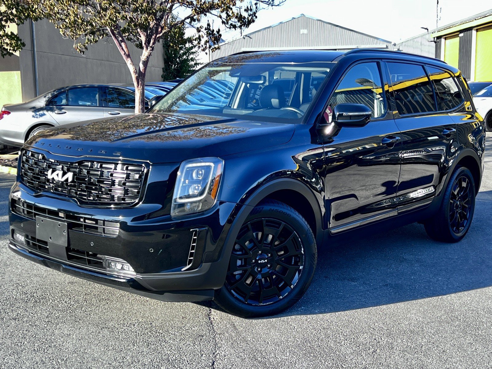 Used 2022 Kia Telluride SX w/ Nightfall Edition Package image 1