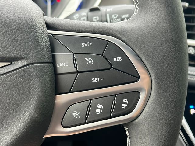 New 2027 Chrysler Pacifica Select AWD/4WD image 20