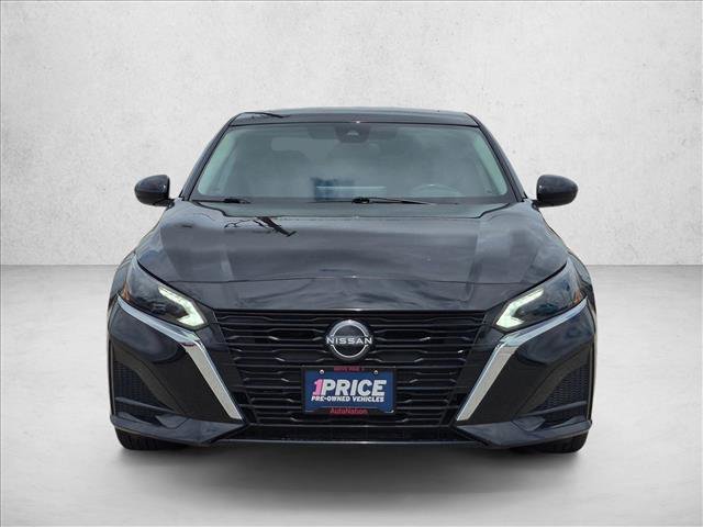 Used 2024 Nissan Altima 2.5 SV w/ SV Premium Package FWD image 2