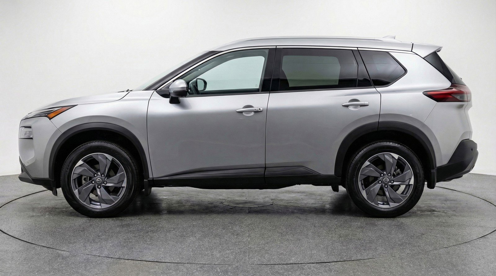 Used 2025 Nissan Rogue SV FWD image 5