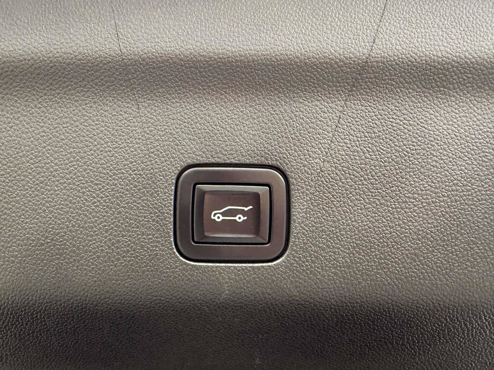 Used 2022 Cadillac Escalade ESV Premium Luxury AWD/4WD image 8