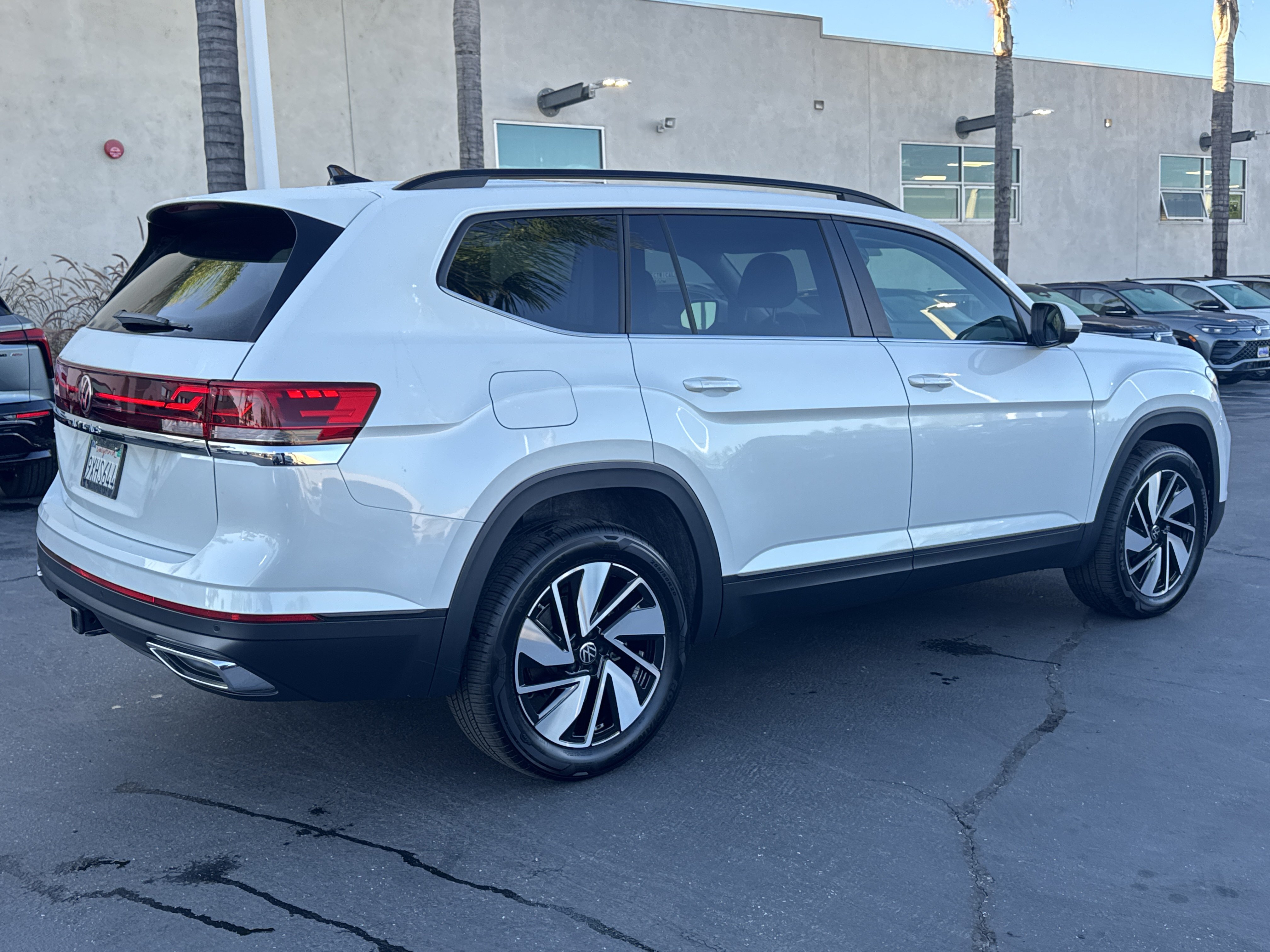 Used 2026 Volkswagen Atlas SE FWD image 9
