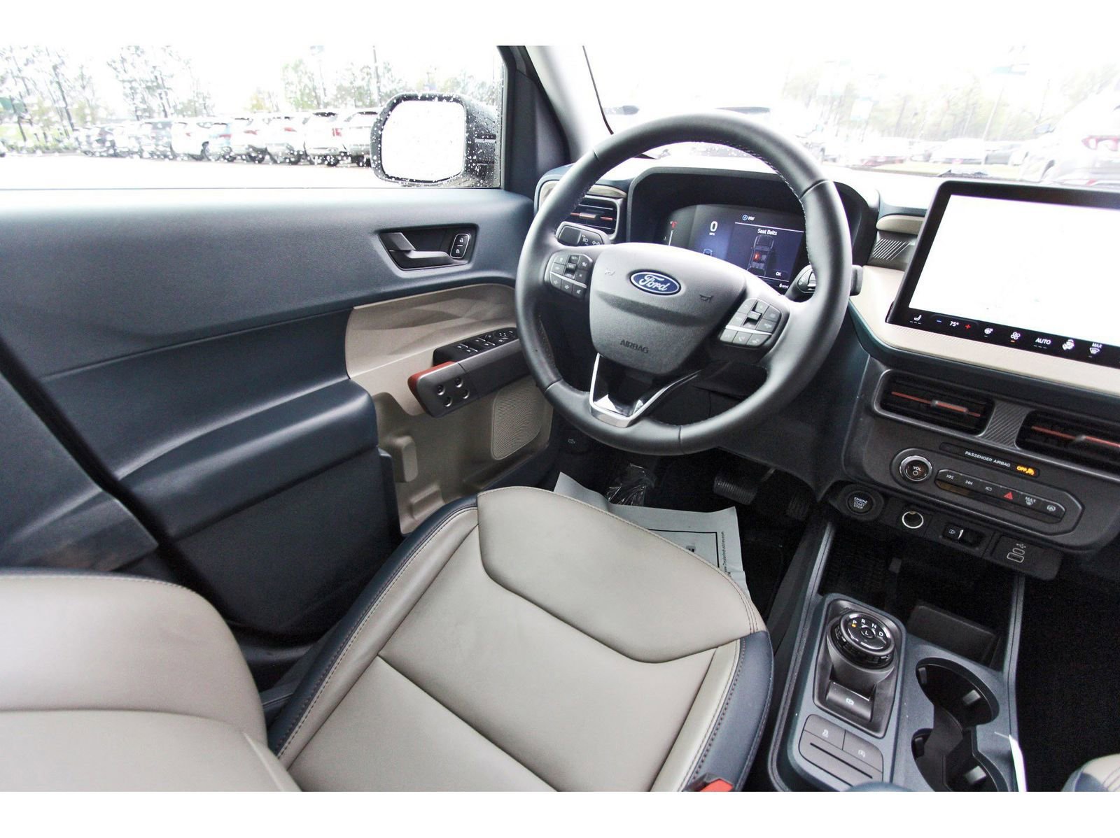 Used 2025 Ford Maverick Lariat image 10