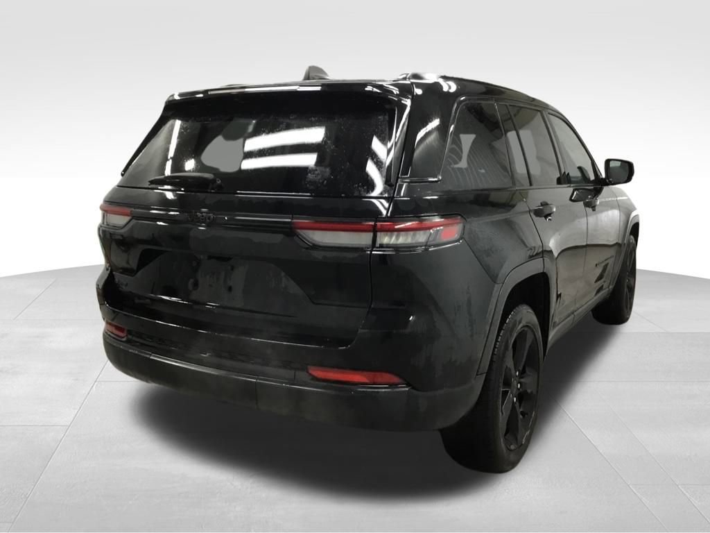 Used 2023 Jeep Grand Cherokee Altitude image 15