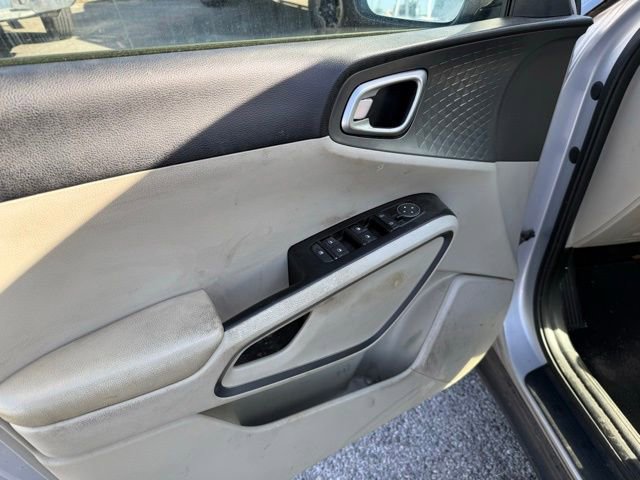 Used 2020 Kia Soul S image 25