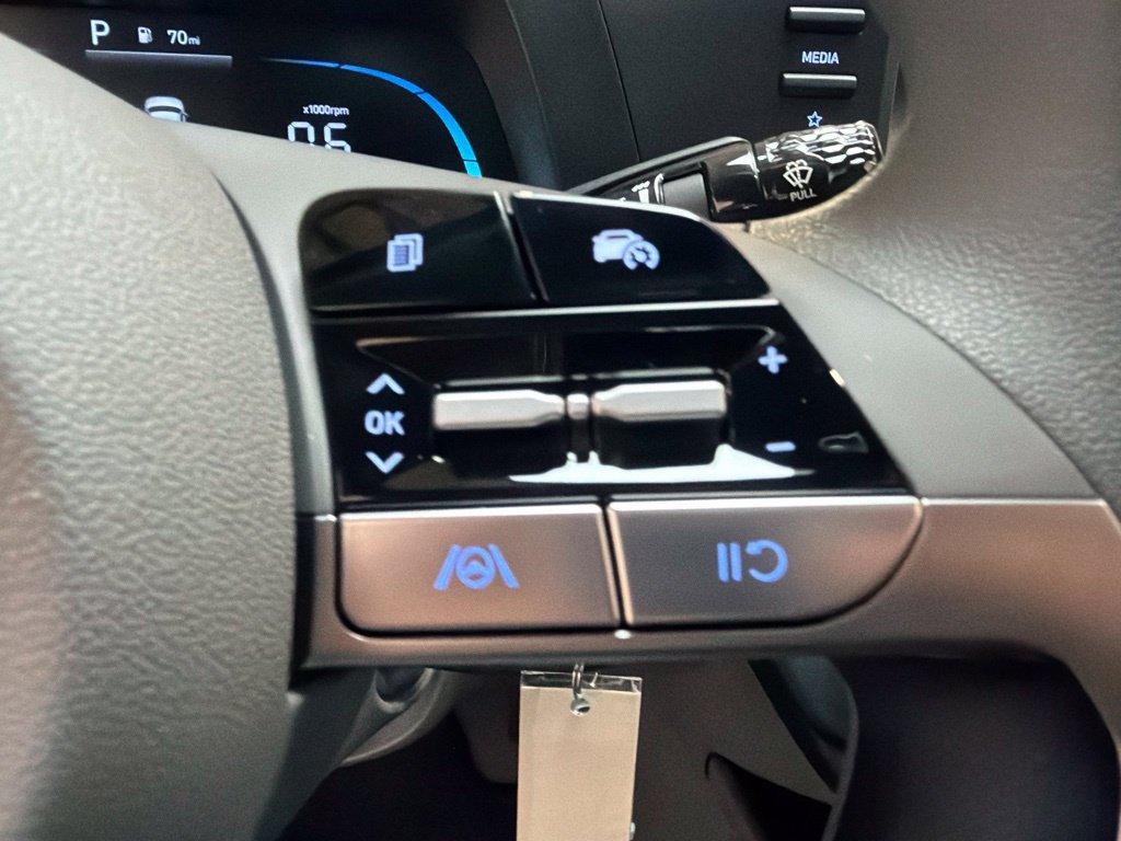 New 2026 Hyundai Elantra SE FWD image 25