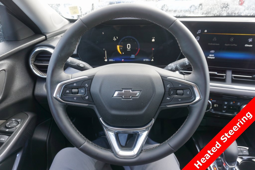 Used 2025 Chevrolet Trax ACTIV w/ Sunroof Package image 3