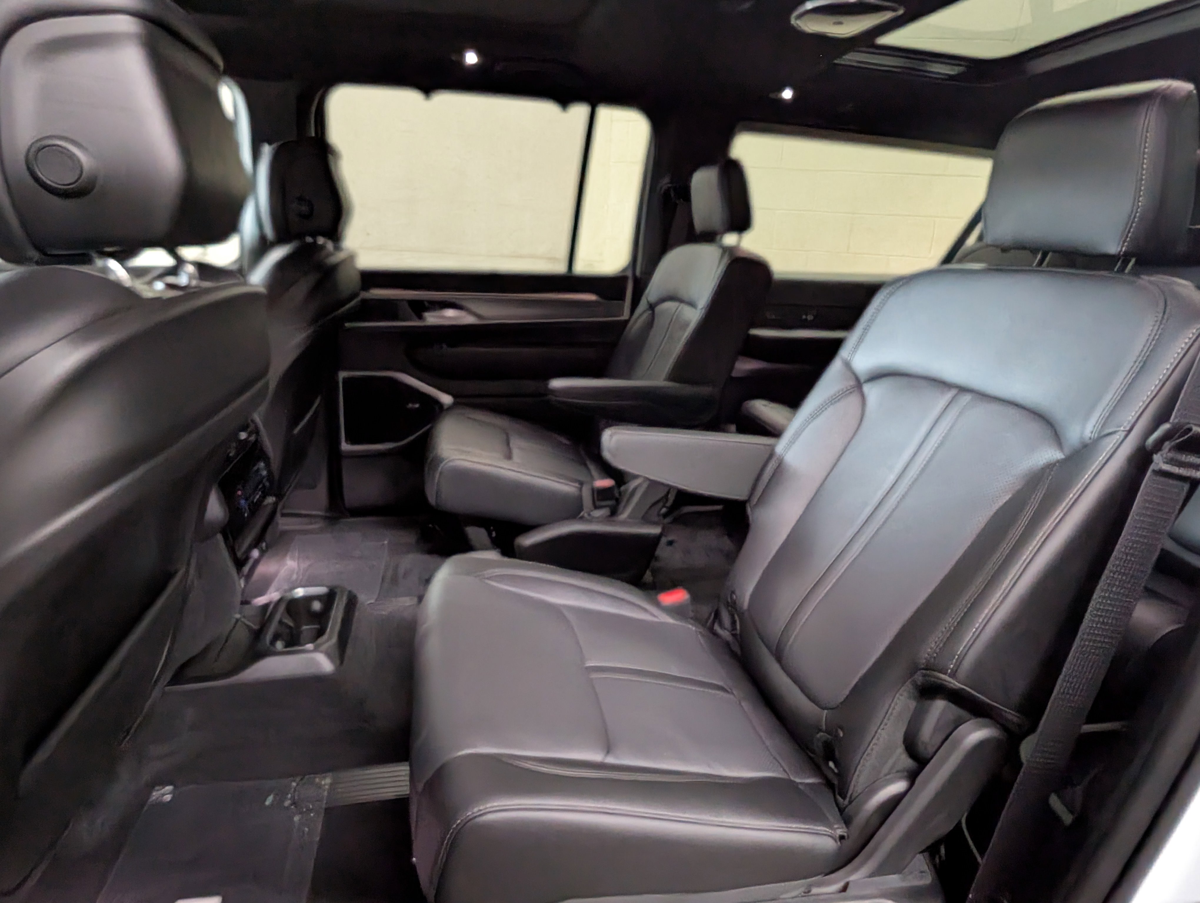 New 2026 Jeep Grand Wagoneer L Limited AWD/4WD image 12