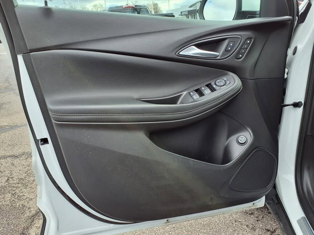 Certified 2020 Buick Encore GX Essence image 20