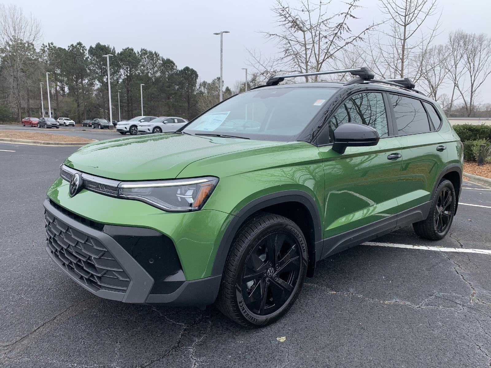 Used 2025 Volkswagen Taos SE w/ Taos Adventure Package (SXB)