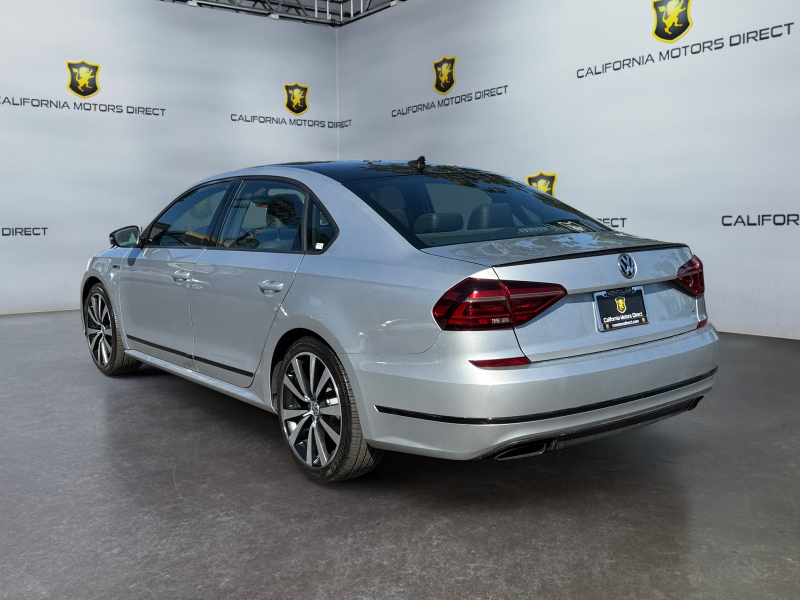 Used 2018 Volkswagen Passat 3.6 FWD image 3