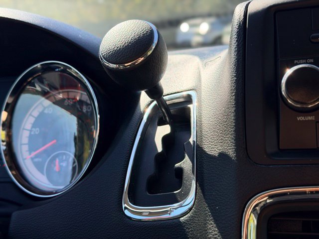 Used 2013 Dodge Grand Caravan SE FWD image 11