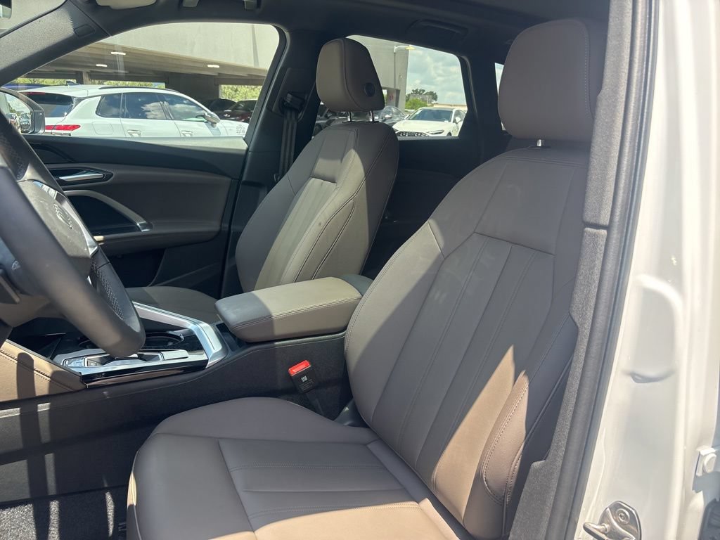 Used 2025 Audi Q5 Premium w/ Convenience Package AWD/4WD image 13