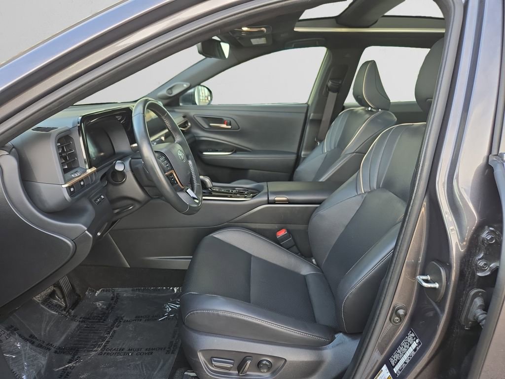 Used 2024 Toyota Crown Limited image 10