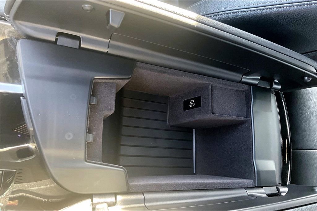 Used 2023 BMW 530e xDrive 530e iPerformance w/ Premium Package image 32