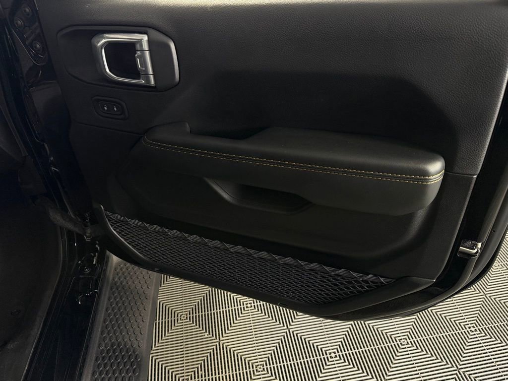 Certified 2025 Jeep Wrangler Unlimited Sahara image 33