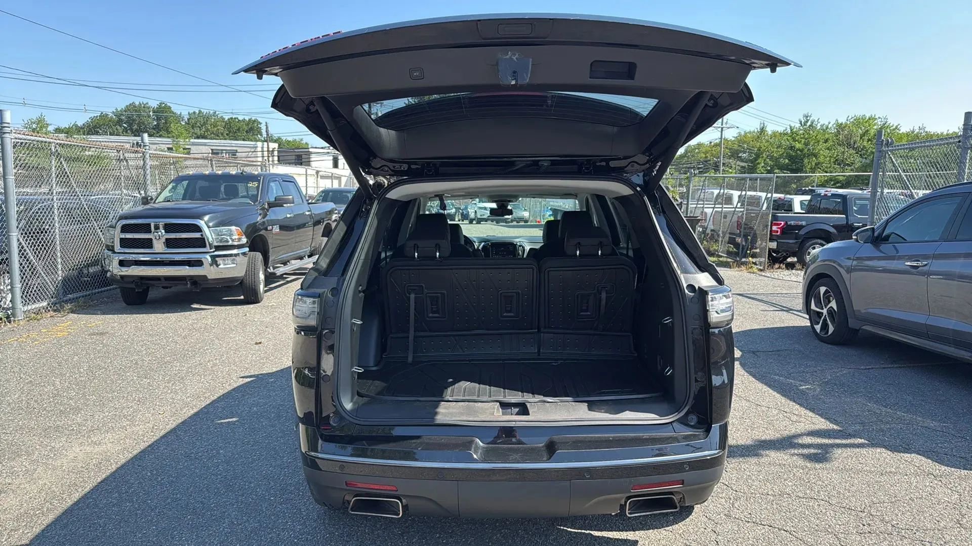 Used 2020 Chevrolet Traverse Premier w/ Redline Edition image 26