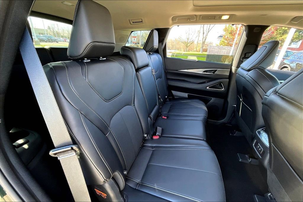 Certified 2026 INFINITI QX60 Luxe w/ Cargo Package AWD/4WD image 29