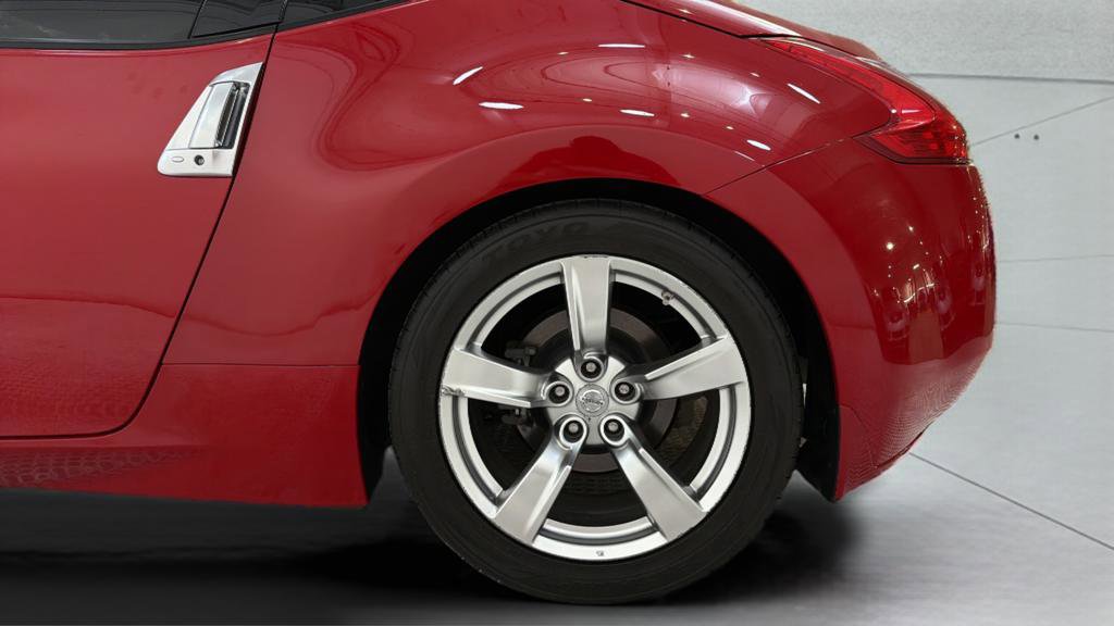 Used 2009 Nissan 370Z Touring image 37