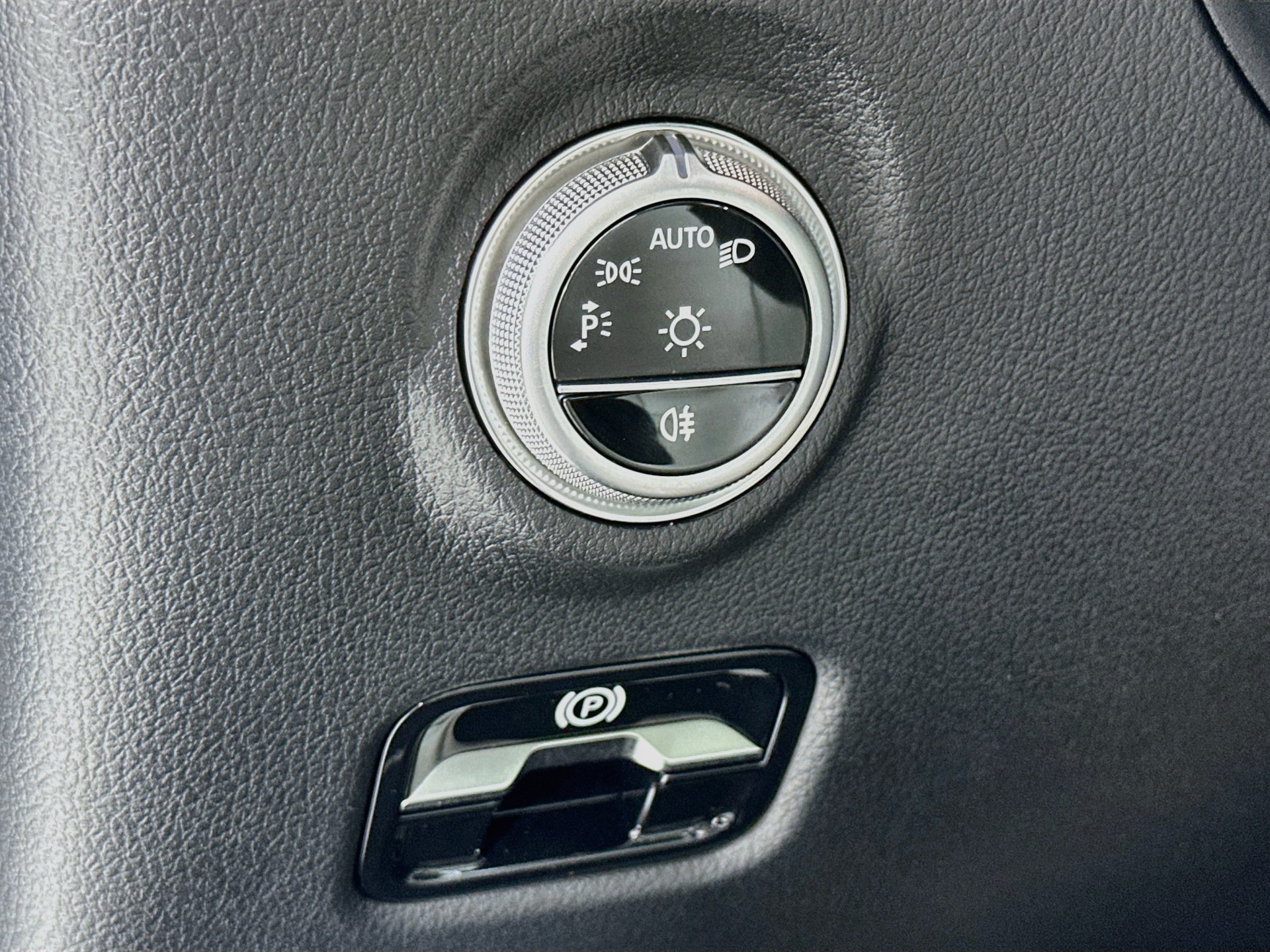 New 2026 Mercedes-Benz C 300 Sedan image 11