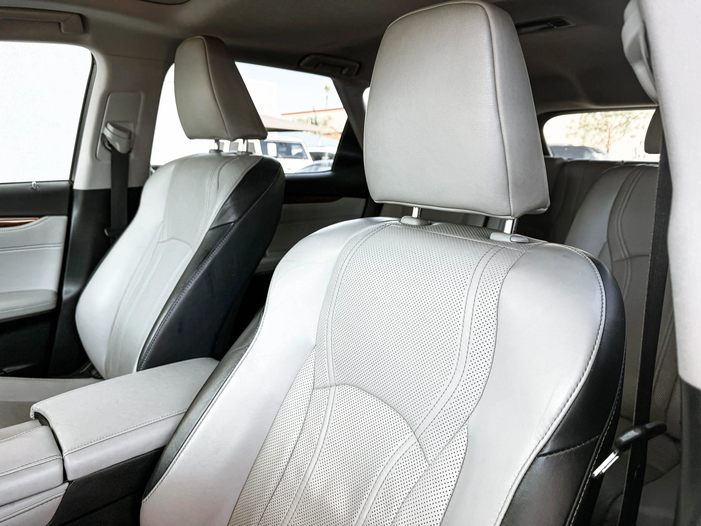 Used 2019 Lexus RX 450hL Premium w/ Premium Package AWD/4WD image 24
