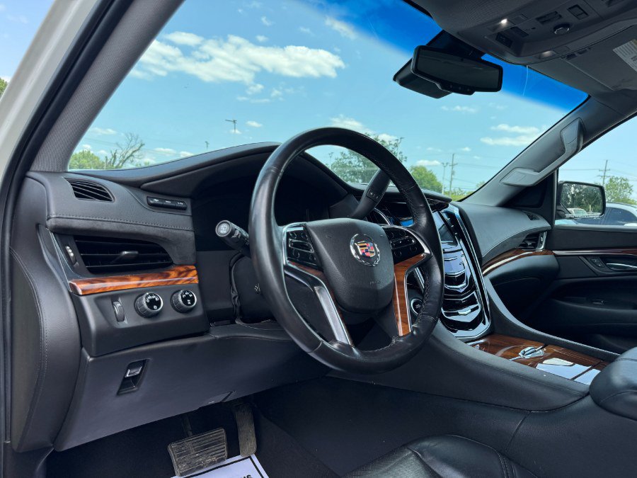 Used 2015 Cadillac Escalade Premium AWD/4WD image 14