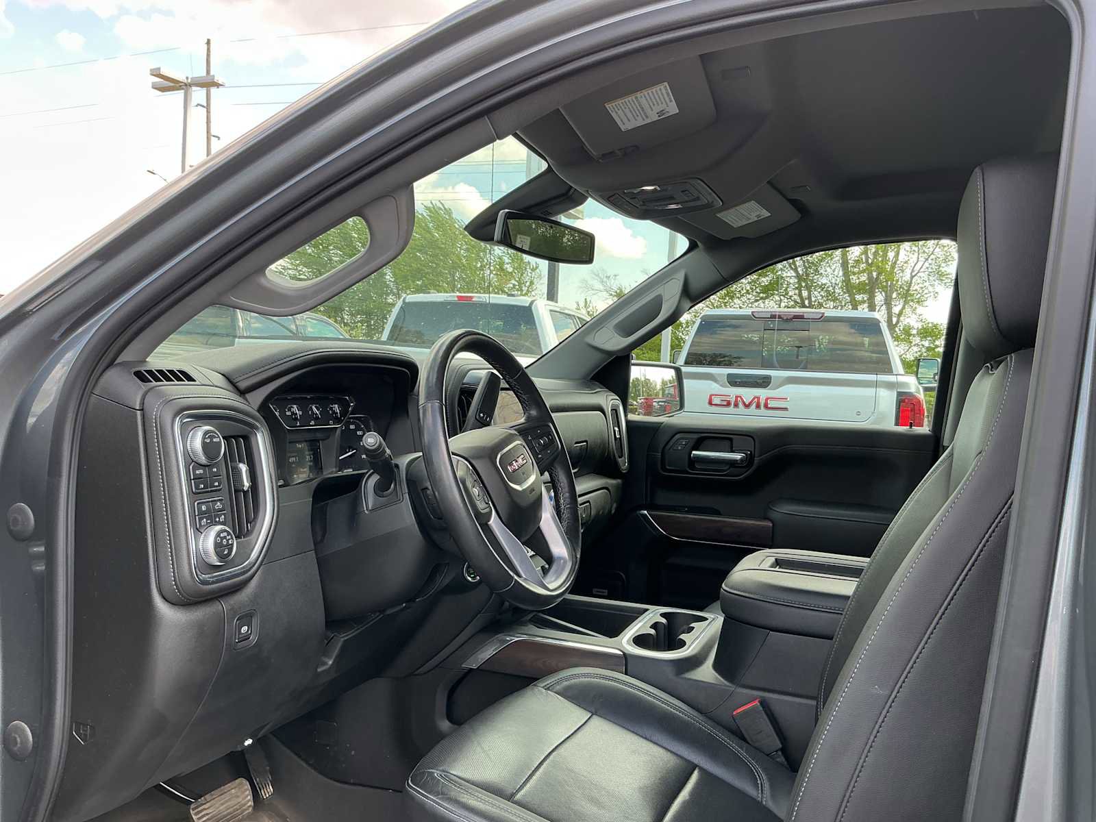 Used 2020 GMC Sierra 1500 SLT w/ SLT Premium Plus Package AWD/4WD image 16