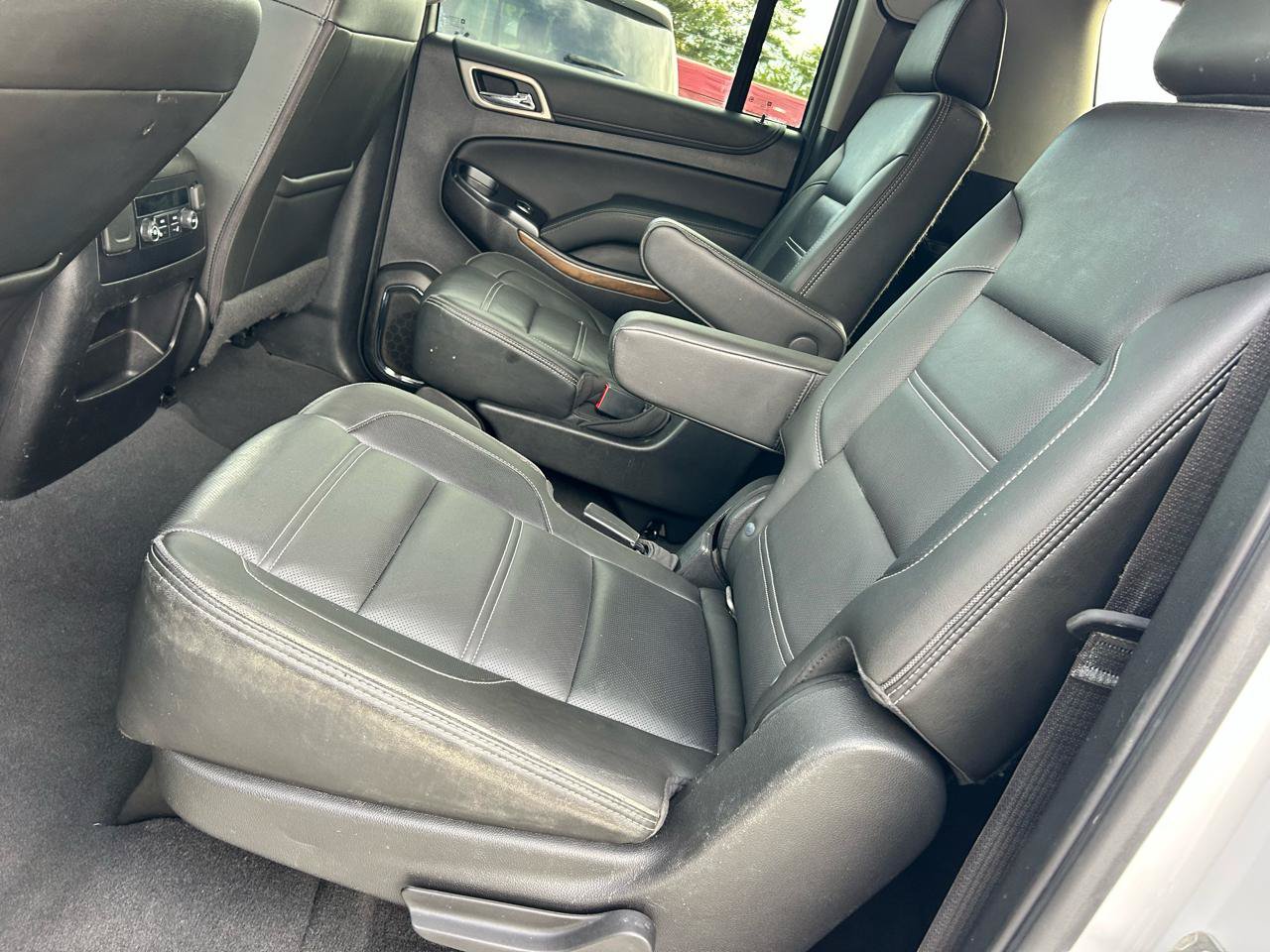 Used 2019 GMC Yukon XL Denali RWD image 16