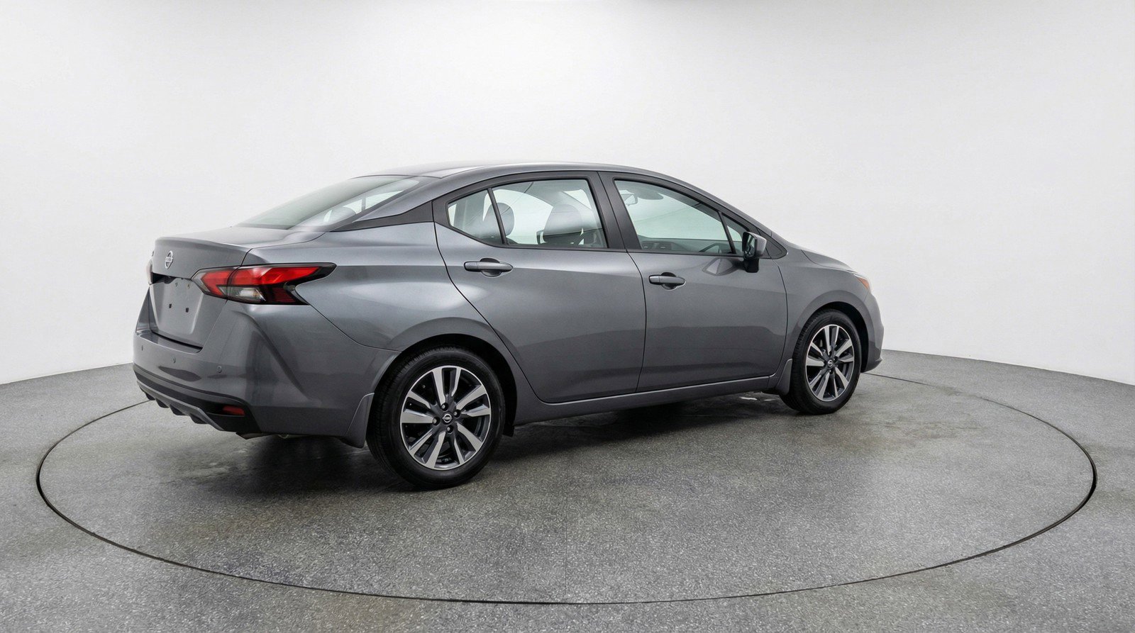 Used 2025 Nissan Versa SV image 9