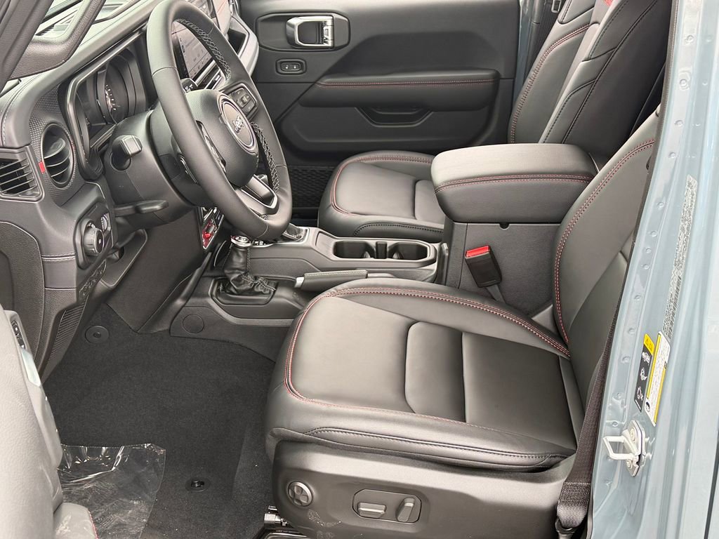 New 2026 Jeep Wrangler Unlimited Rubicon w/ Technology Group image 19