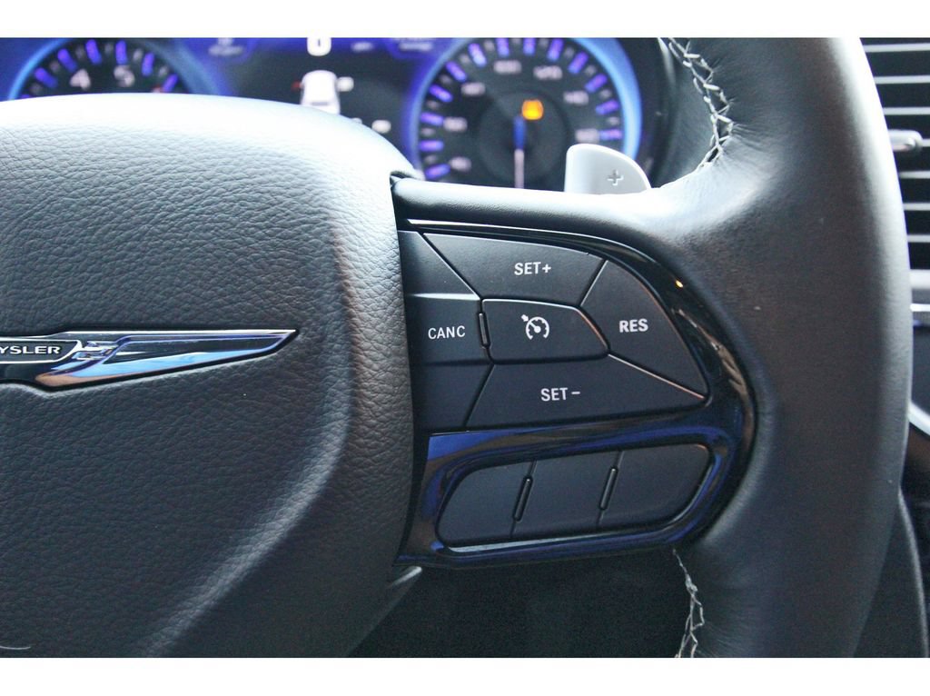 Used 2022 Chrysler 300 S w/ Comfort Group RWD image 16