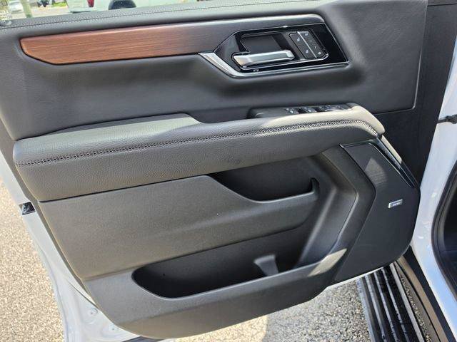 New 2026 GMC Yukon XL Denali w/ Sun & Power Step Package AWD/4WD image 18