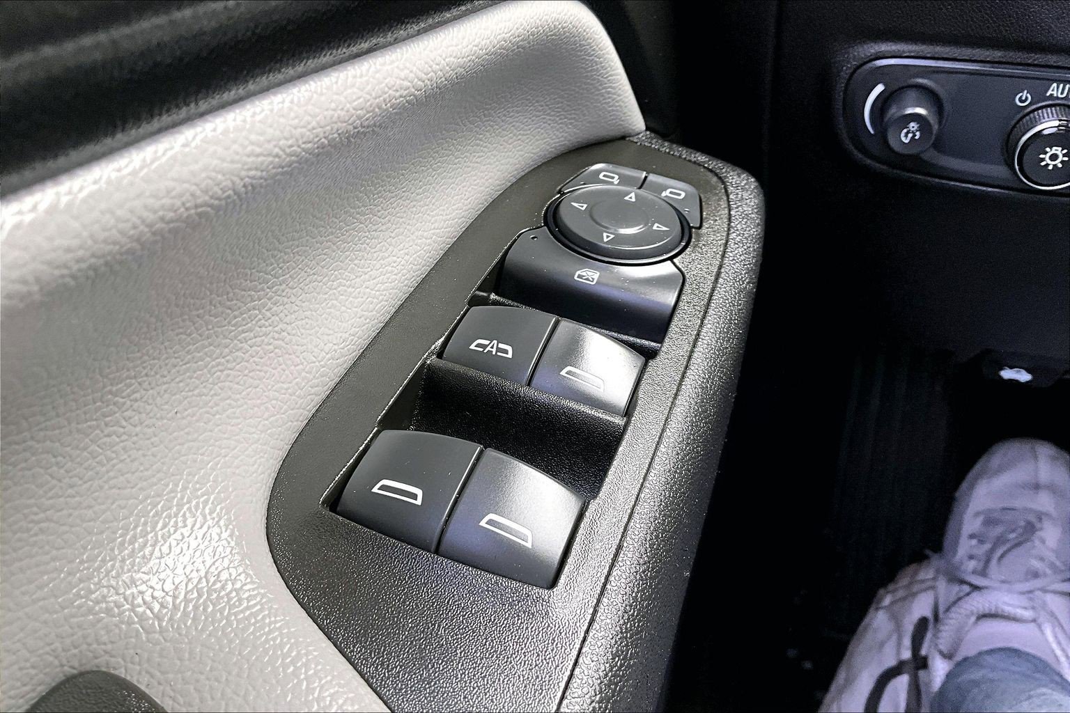 Used 2022 Chevrolet Equinox LS AWD/4WD image 33