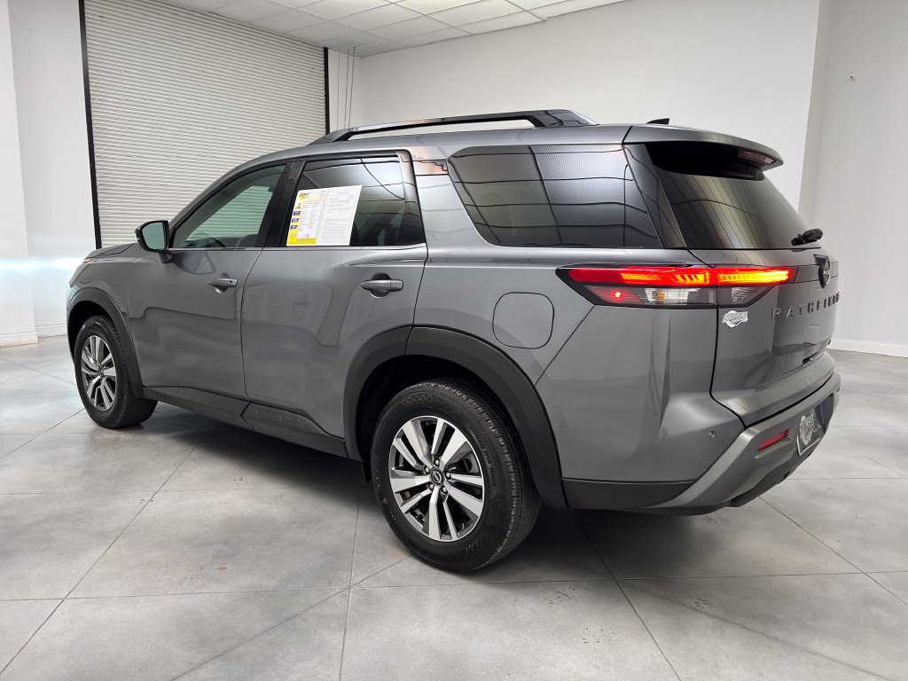 Used 2026 Nissan Pathfinder SL FWD image 6