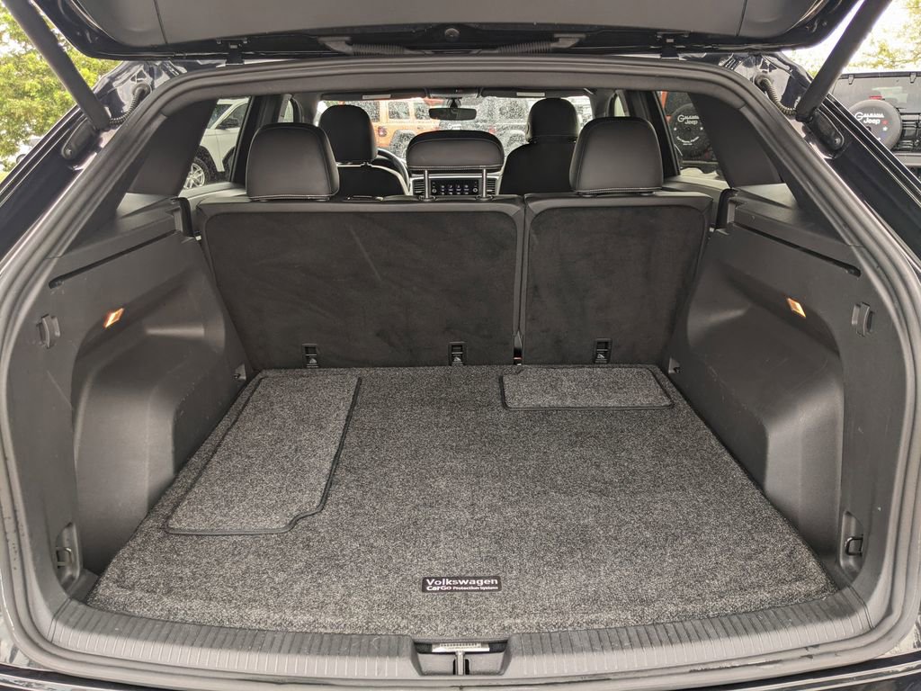 Used 2021 Volkswagen Atlas Cross Sport SE w/ Panoramic Sunroof Package image 10