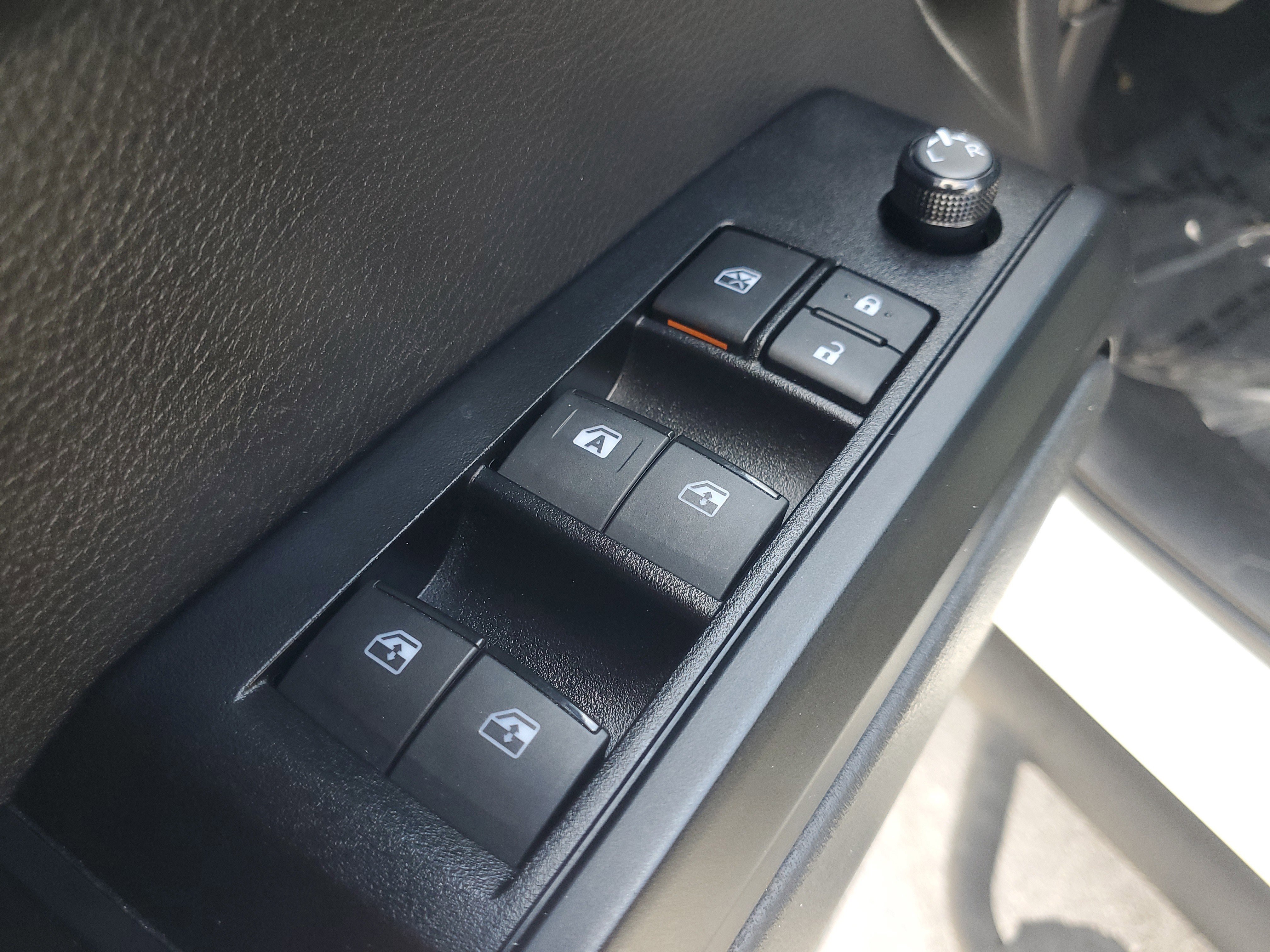 Certified 2023 Toyota Tacoma SR AWD/4WD image 18